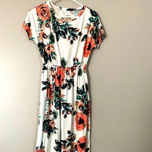 Medium midi dress with pockets